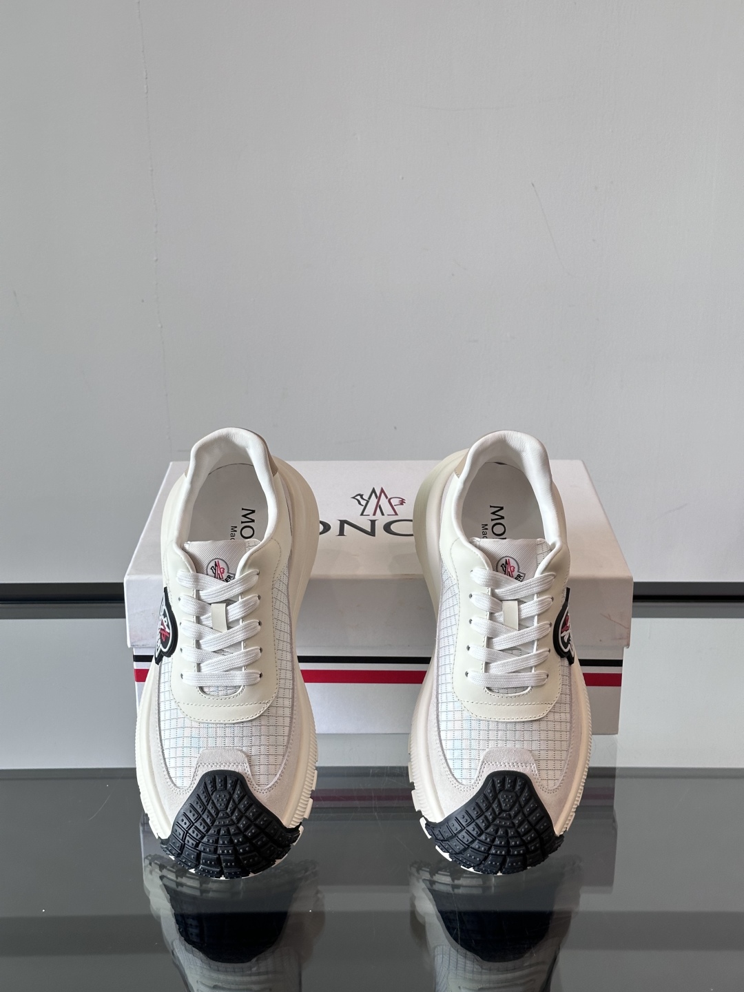 Moncler/盟可睐 Pacey男士运动鞋出货，厚底百搭秋季新款运动鞋！Pacey织物和牛巴革运动鞋是
