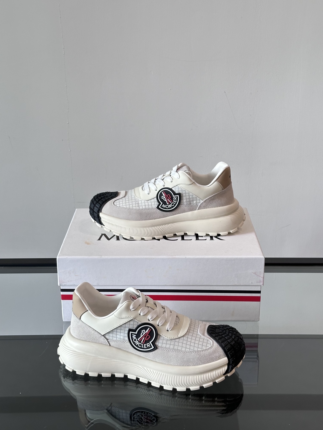 Moncler/盟可睐 Pacey男士运动鞋出货，厚底百搭秋季新款运动鞋！Pacey织物和牛巴革运动鞋是