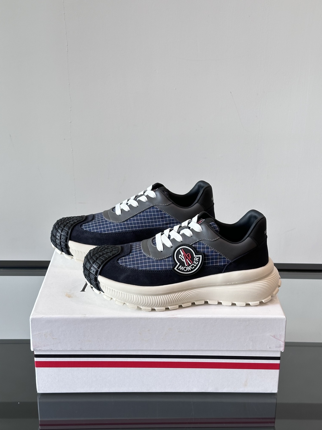 Moncler/盟可睐 Pacey男士运动鞋出货，厚底百搭秋季新款运动鞋！Pacey织物和牛巴革运动鞋是