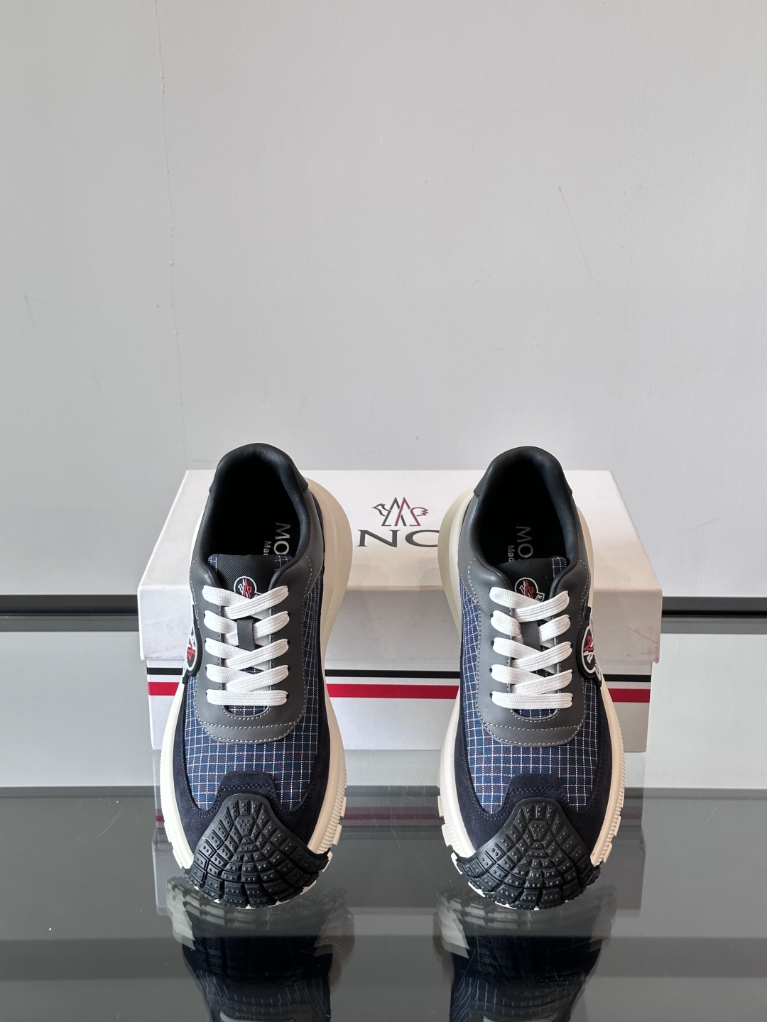 Moncler/盟可睐 Pacey男士运动鞋出货，厚底百搭秋季新款运动鞋！Pacey织物和牛巴革运动鞋是