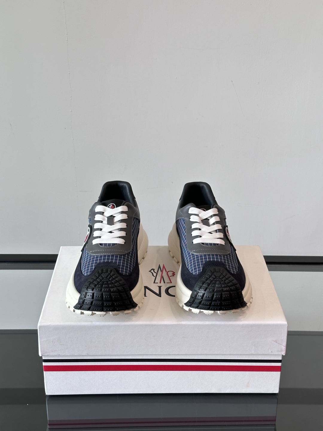 Moncler/盟可睐 Pacey男士运动鞋出货，厚底百搭秋季新款运动鞋！Pacey织物和牛巴革运动鞋是