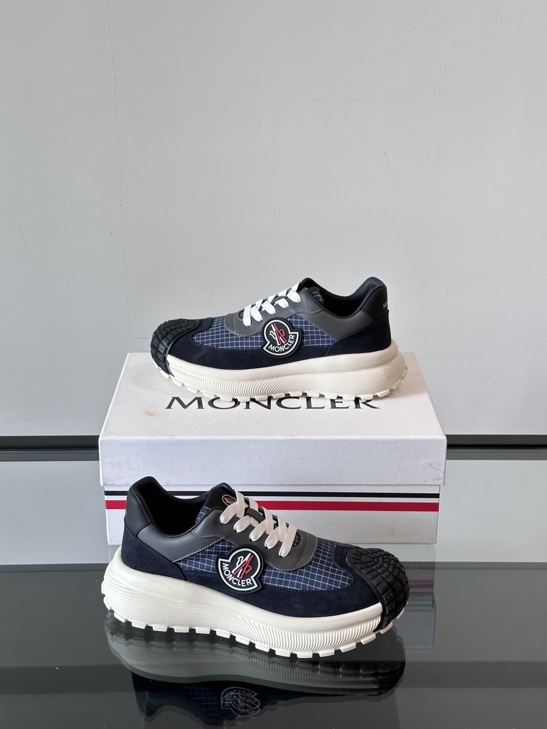 Moncler/盟可睐 Pacey男士运动鞋出货，厚底百搭秋季新款运动鞋！Pacey织物和牛巴革运动鞋是