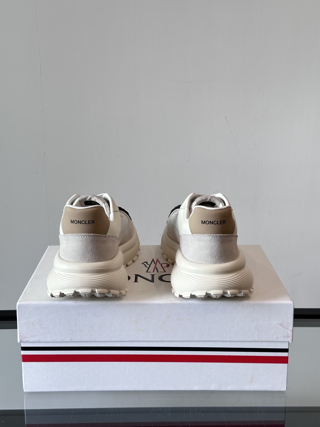 Moncler/盟可睐 Pacey男士运动鞋出货，厚底百搭秋季新款运动鞋！Pacey织物和牛巴革运动鞋是