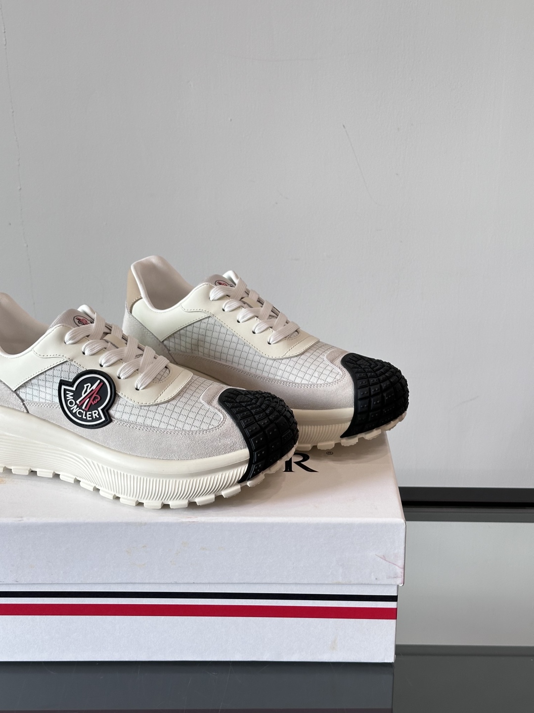 Moncler/盟可睐 Pacey男士运动鞋出货，厚底百搭秋季新款运动鞋！Pacey织物和牛巴革运动鞋是