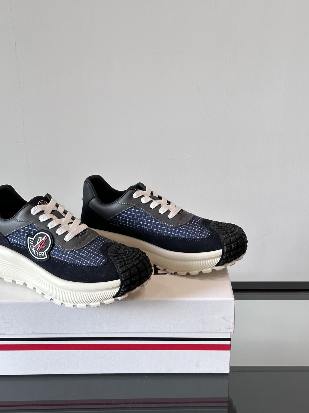 Moncler/盟可睐 Pacey男士运动鞋出货，厚底百搭秋季新款运动鞋！Pacey织物和牛巴革运动鞋是