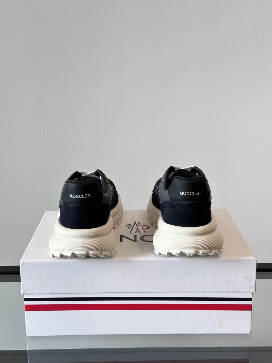 Moncler/盟可睐 Pacey男士运动鞋出货，厚底百搭秋季新款运动鞋！Pacey织物和牛巴革运动鞋是