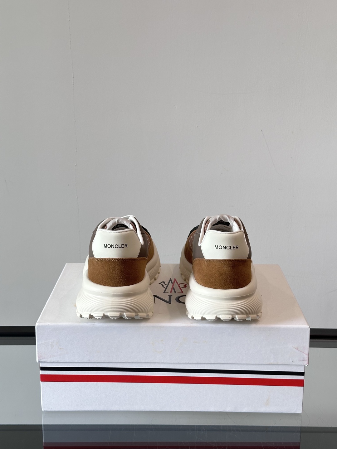 Moncler/盟可睐 Pacey男士运动鞋出货，厚底百搭秋季新款运动鞋！Pacey织物和牛巴革运动鞋是