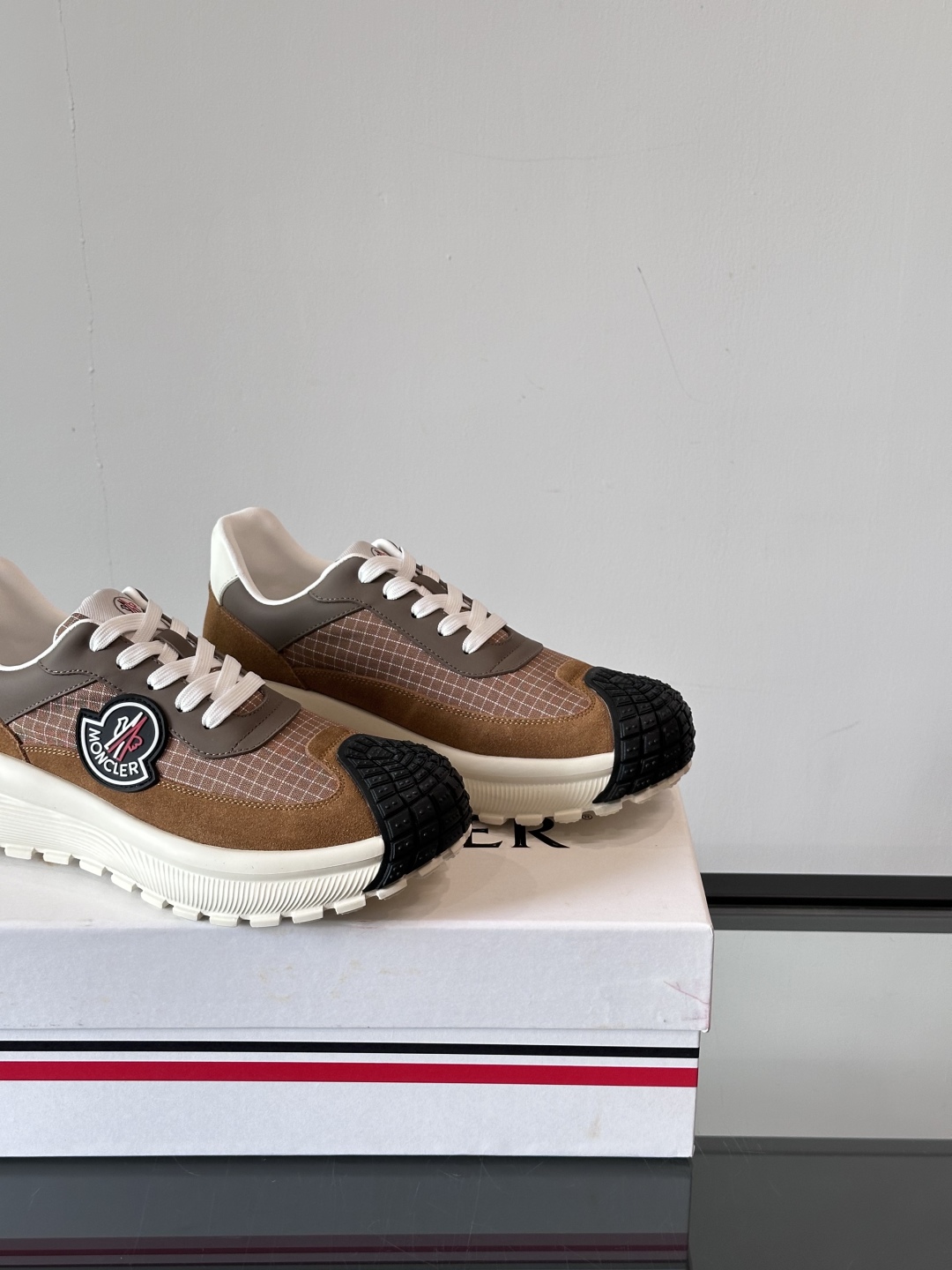 Moncler/盟可睐 Pacey男士运动鞋出货，厚底百搭秋季新款运动鞋！Pacey织物和牛巴革运动鞋是