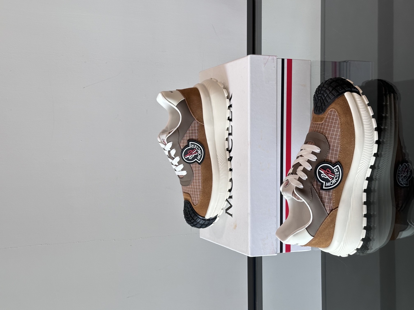 Moncler/盟可睐 Pacey男士运动鞋出货，厚底百搭秋季新款运动鞋！Pacey织物和牛巴革运动鞋是