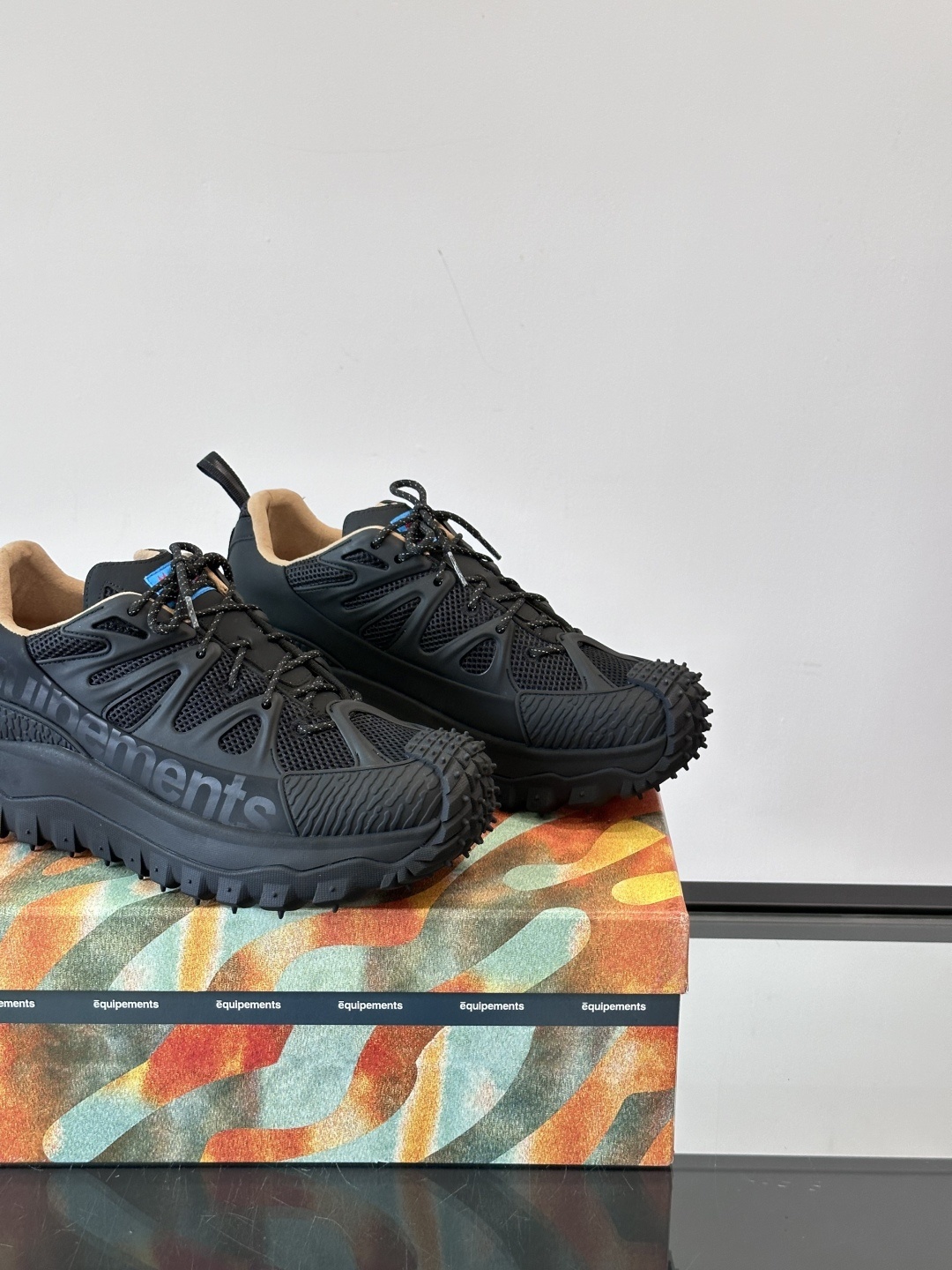MONCLER✖️SALEHEBEMBURYTrailgriP Amoeba,这双运动鞋,宛如时尚与活力