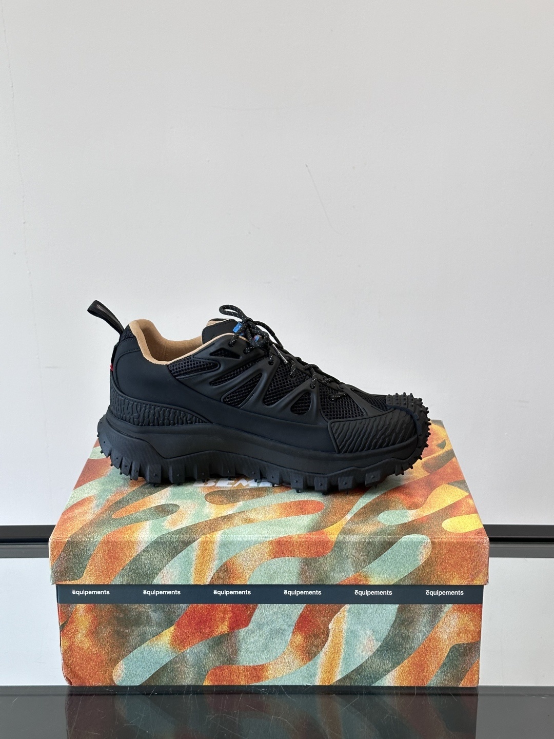 MONCLER✖️SALEHEBEMBURYTrailgriP Amoeba,这双运动鞋,宛如时尚与活力