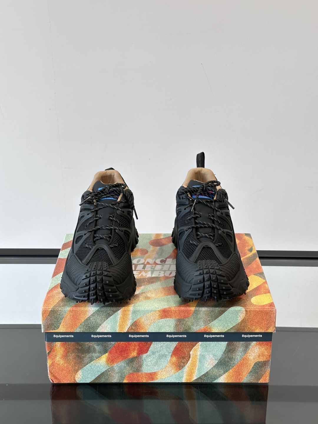MONCLER✖️SALEHEBEMBURYTrailgriP Amoeba,这双运动鞋,宛如时尚与活力