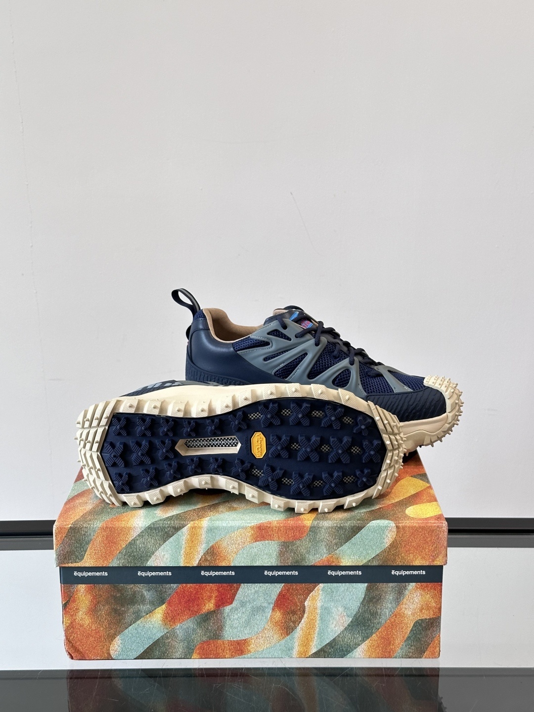 MONCLER✖️SALEHEBEMBURYTrailgriP Amoeba,这双运动鞋,宛如时尚与活力