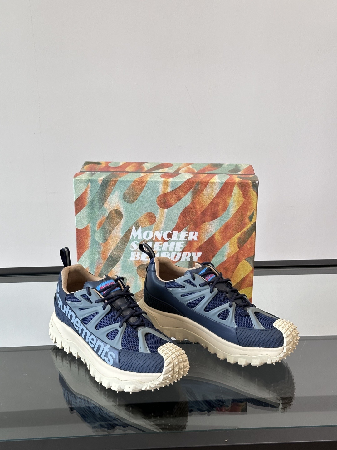 MONCLER✖️SALEHEBEMBURYTrailgriP Amoeba,这双运动鞋,宛如时尚与活力