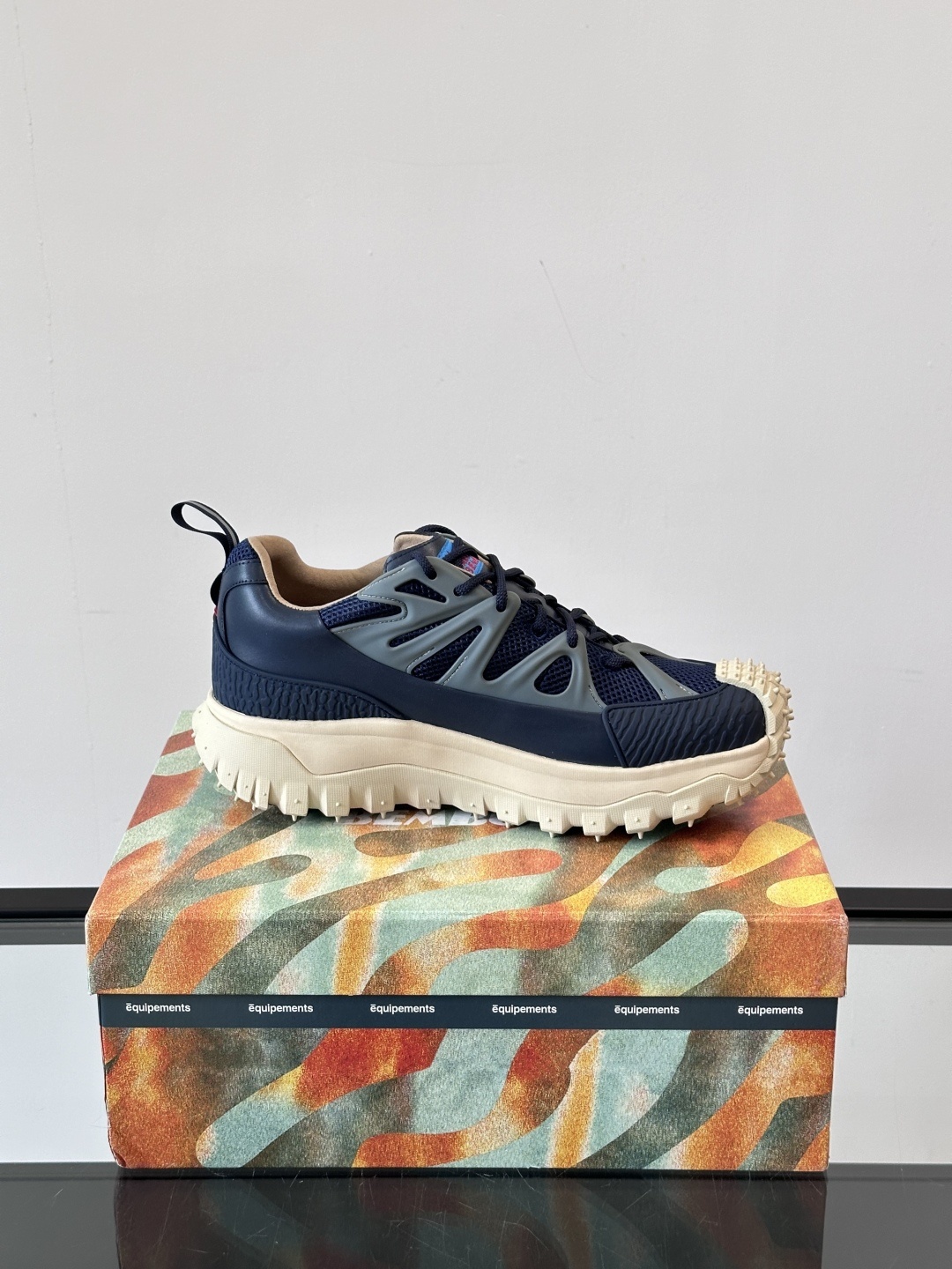 MONCLER✖️SALEHEBEMBURYTrailgriP Amoeba,这双运动鞋,宛如时尚与活力
