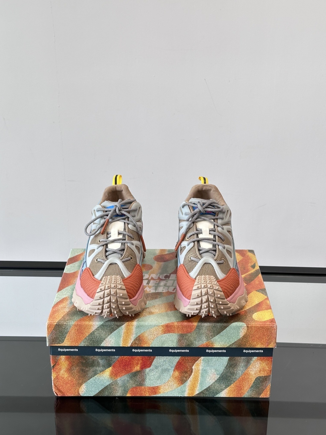 MONCLER✖️SALEHEBEMBURYTrailgriP Amoeba,这双运动鞋,宛如时尚与活力