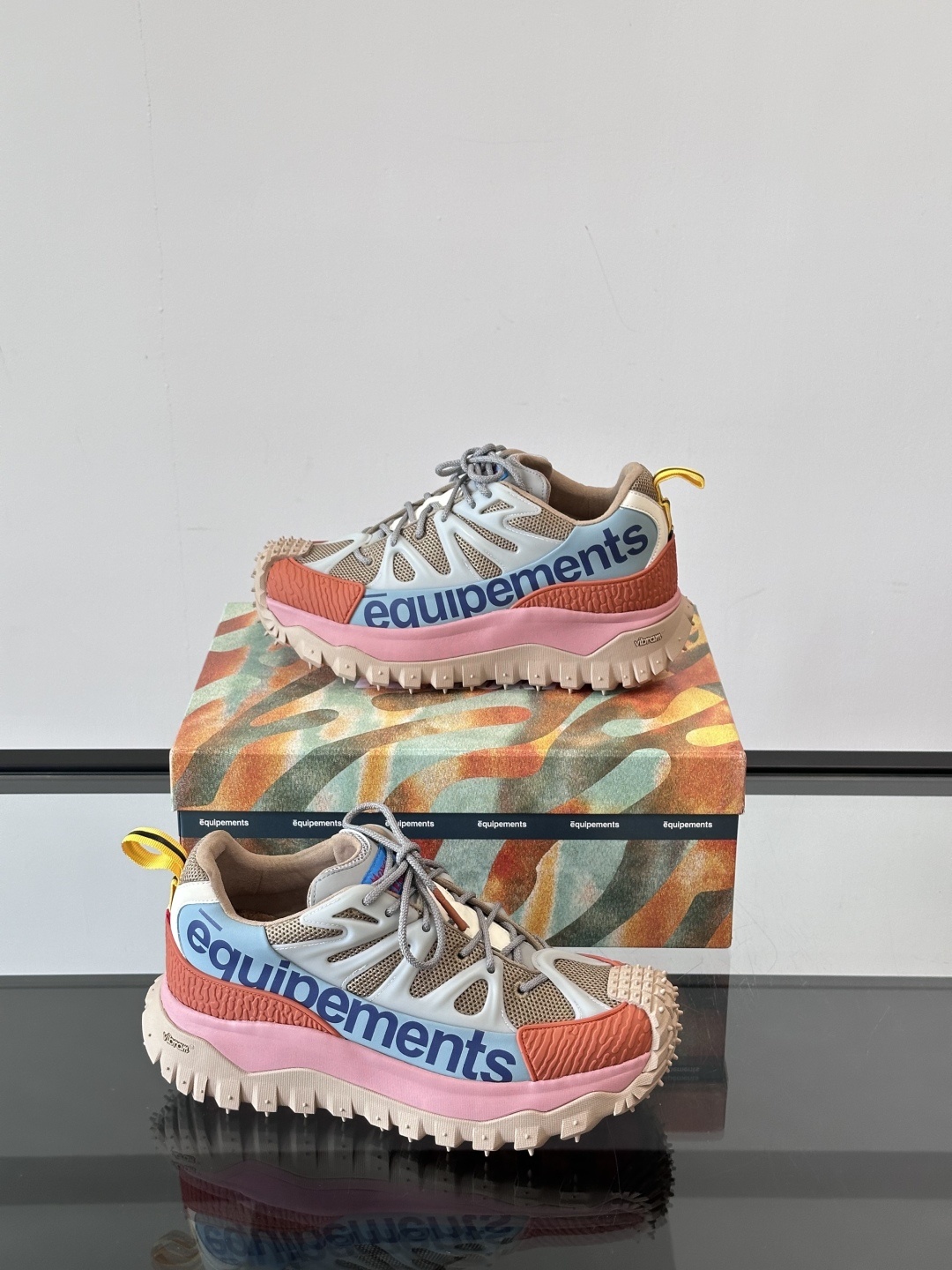 MONCLER✖️SALEHEBEMBURYTrailgriP Amoeba,这双运动鞋,宛如时尚与活力