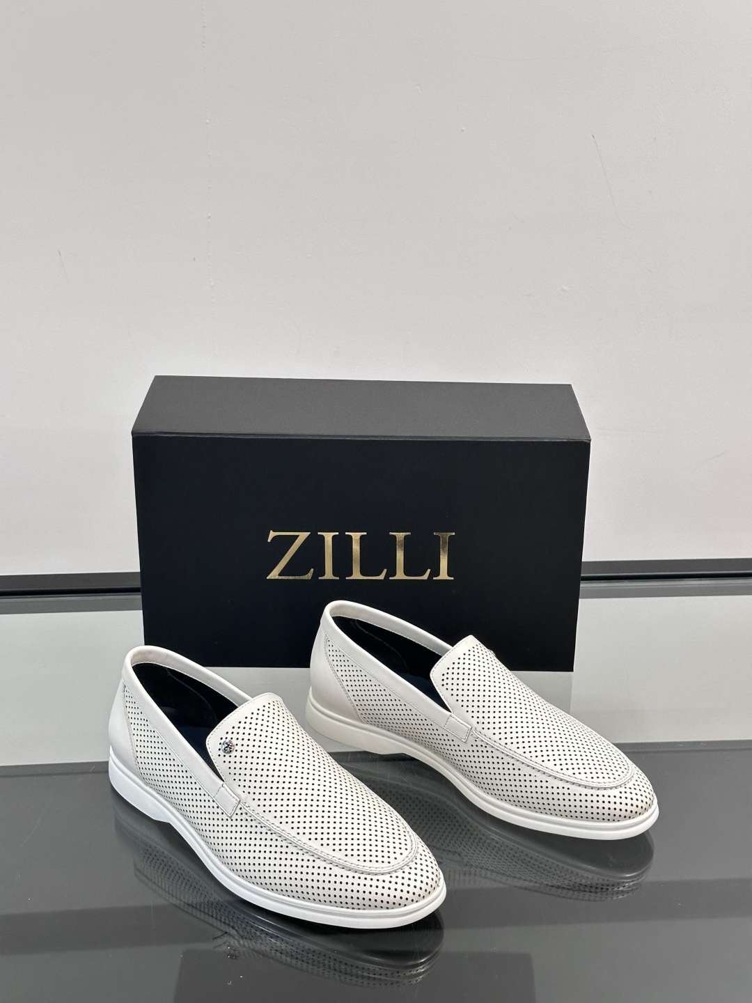 ZILLI法国顶奢男鞋👞ZILLI目之所及‼️简约风貌随心而行。‼️神形兼备，谱写男士魅力。👀棱角之间，