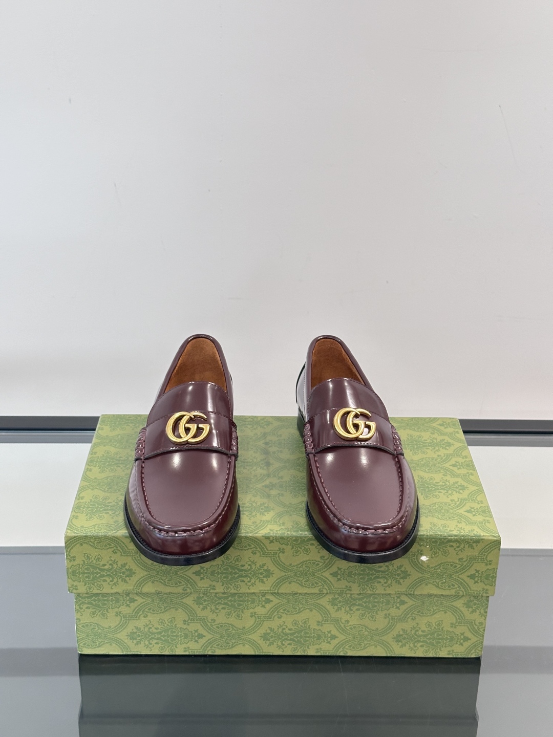 Gucci～高端真皮男士休闲皮鞋，鞋面选用进口头层牛皮材质。低调奢华气质十足，脚感舒适！真皮大底，头层牛