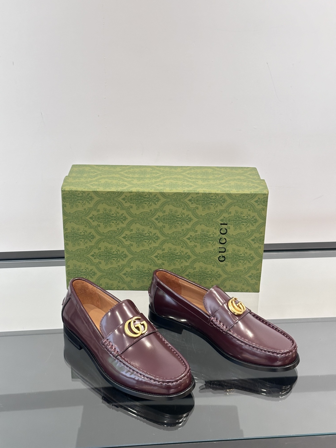 Gucci～高端真皮男士休闲皮鞋，鞋面选用进口头层牛皮材质。低调奢华气质十足，脚感舒适！真皮大底，头层牛