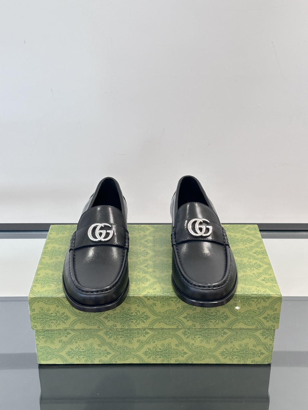 Gucci～高端真皮男士休闲皮鞋，鞋面选用进口头层牛皮材质。低调奢华气质十足，脚感舒适！真皮大底，头层牛
