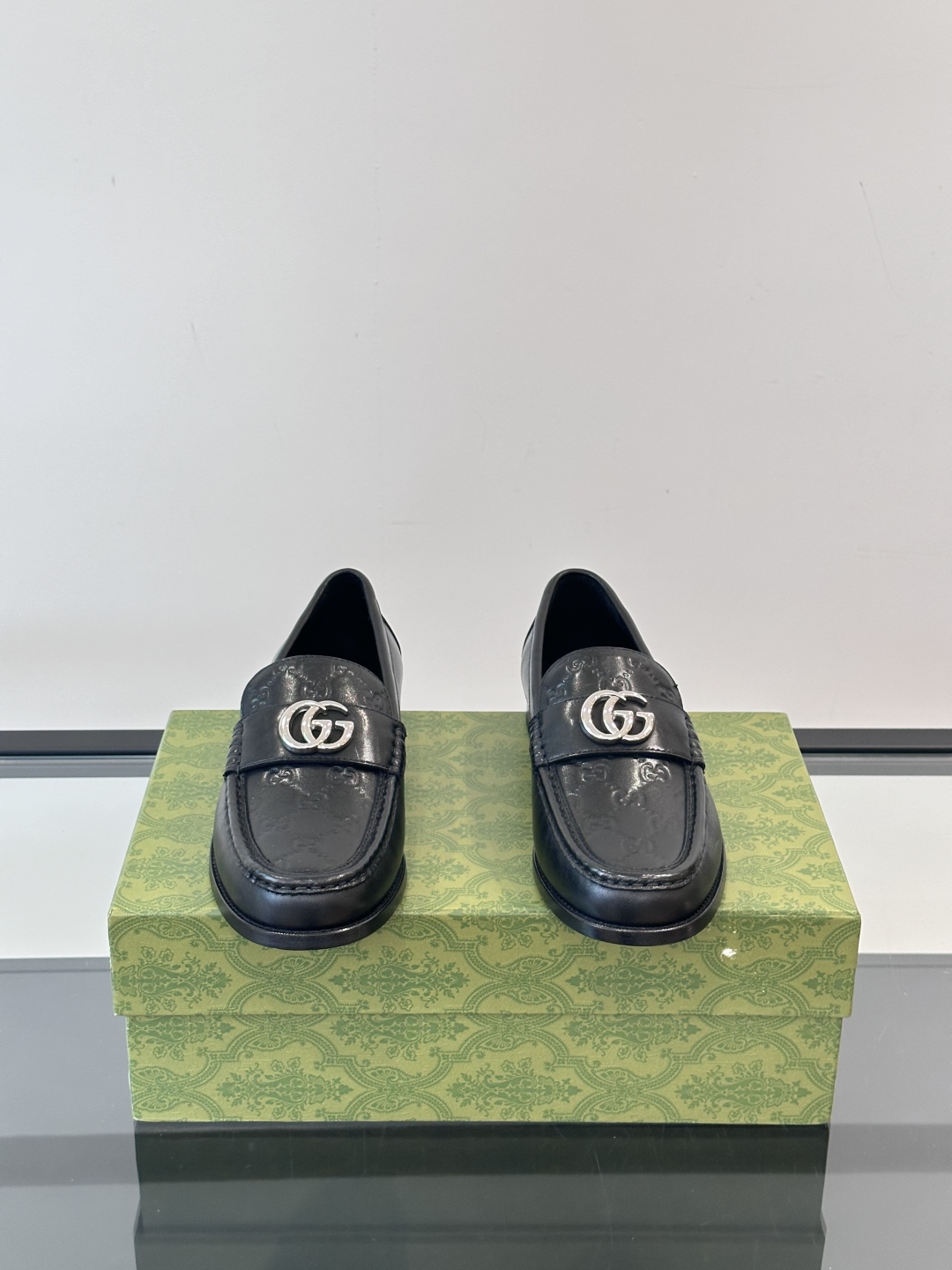 Gucci～高端真皮男士休闲皮鞋，鞋面选用进口头层牛皮材质。低调奢华气质十足，脚感舒适！真皮大底，头层牛