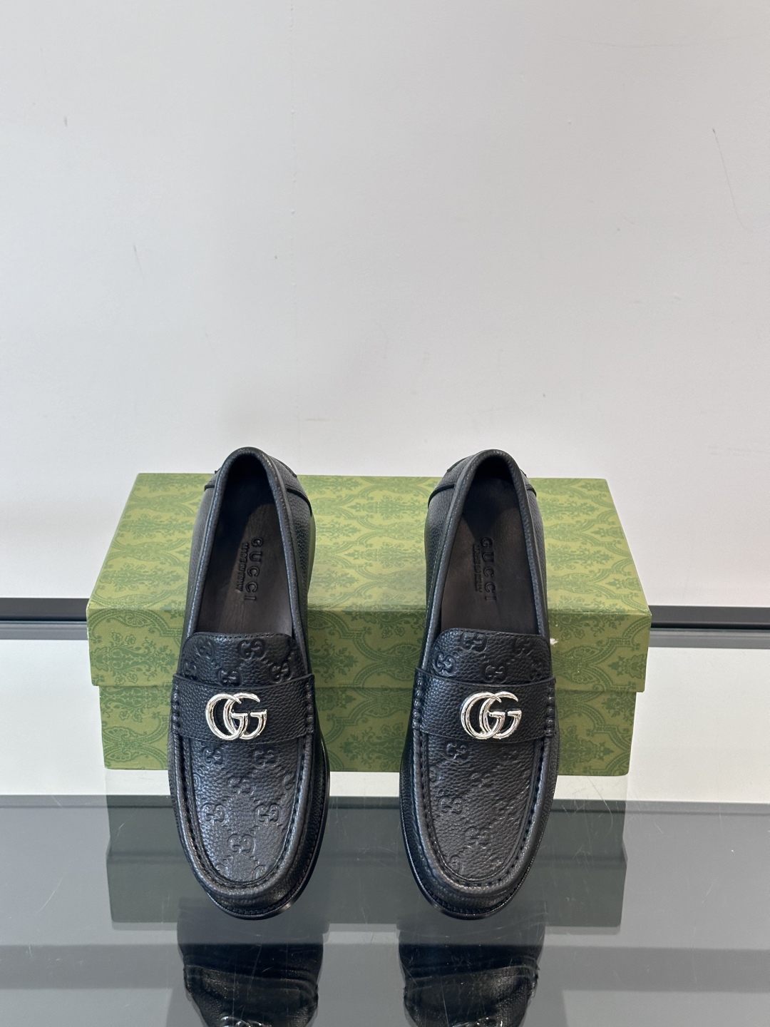 Gucci～高端真皮男士休闲皮鞋，鞋面选用进口头层牛皮材质。低调奢华气质十足，脚感舒适！真皮大底，头层牛