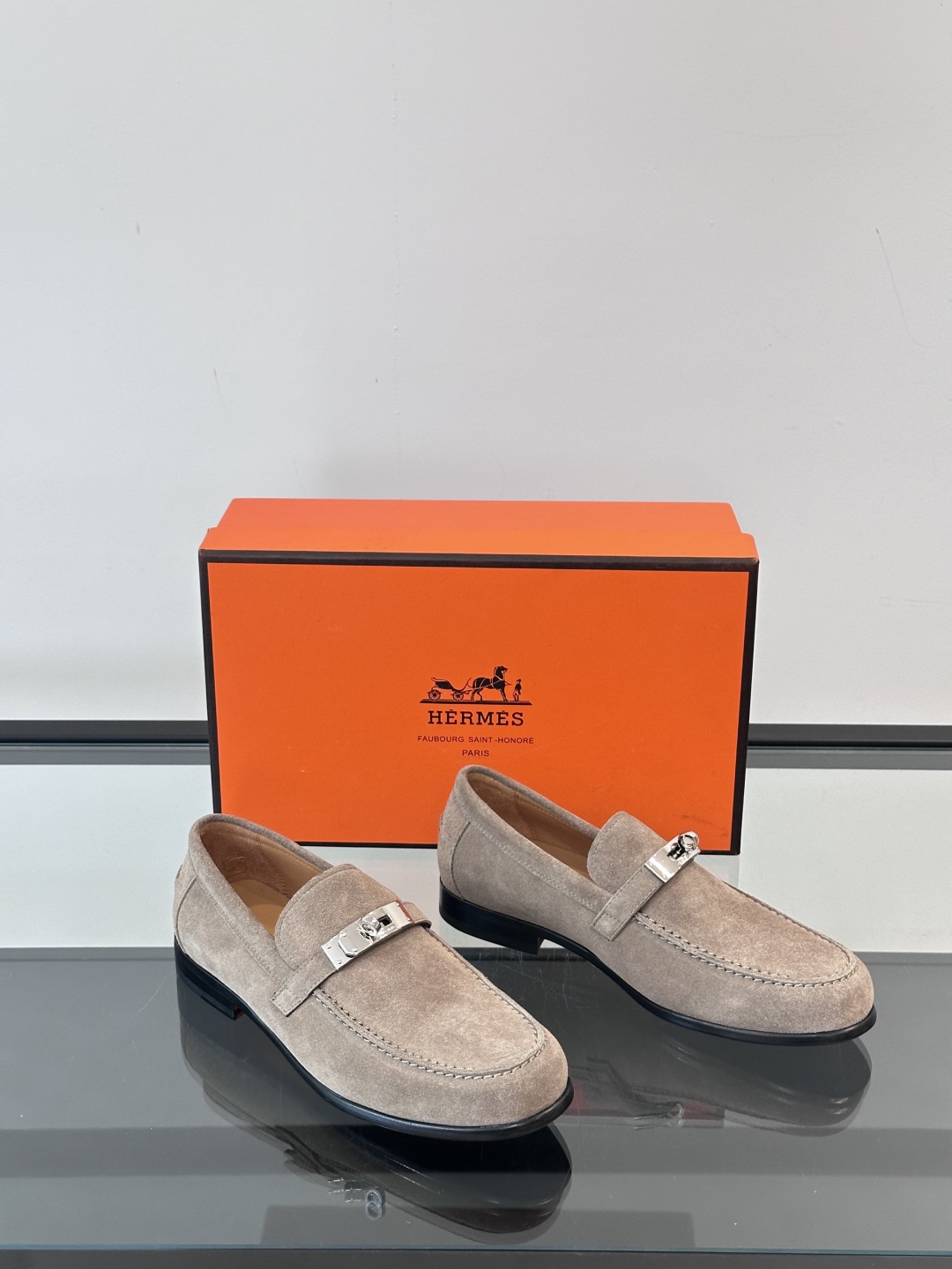 爱马仕Hermes皮鞋👞。2025高级感商务穿搭必备的男鞋~~进口原版牛皮，水染头层牛里，进口真皮大底！