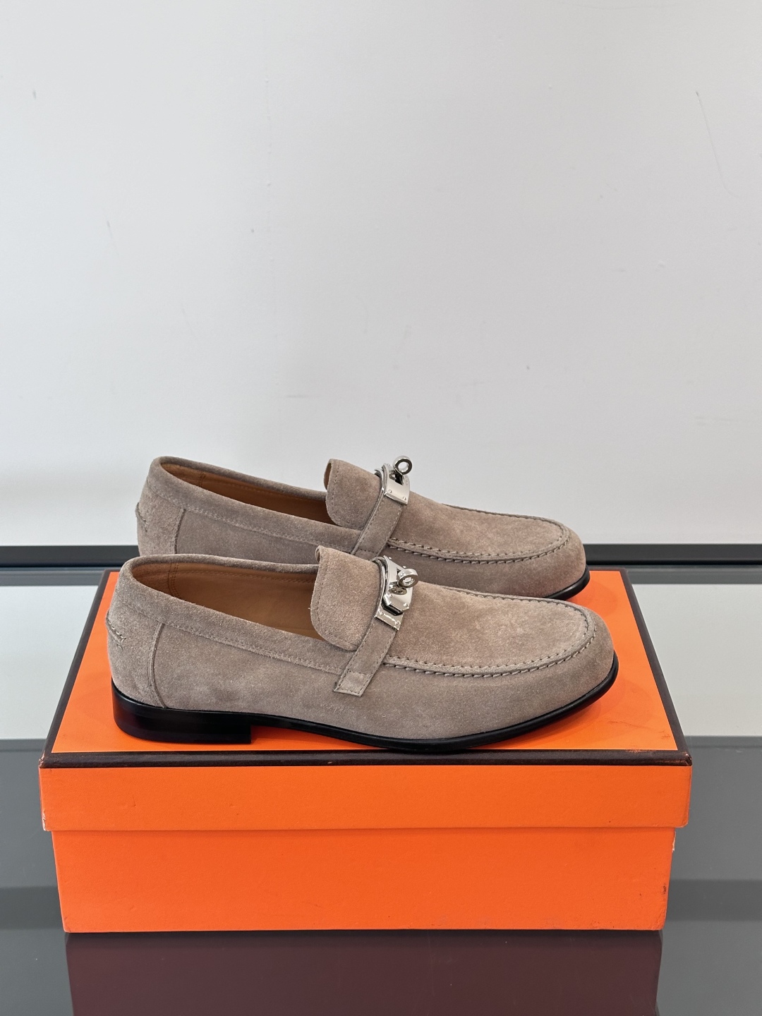 爱马仕Hermes皮鞋👞。2025高级感商务穿搭必备的男鞋~~进口原版牛皮，水染头层牛里，进口真皮大底！
