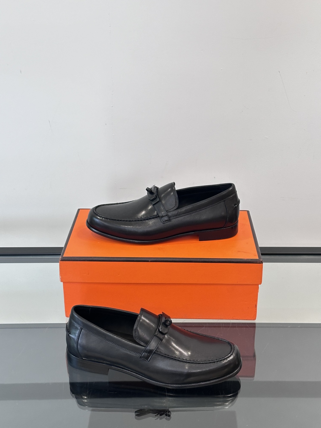 爱马仕Hermes皮鞋👞。2025高级感商务穿搭必备的男鞋~~进口原版牛皮，水染头层牛里，进口真皮大底！
