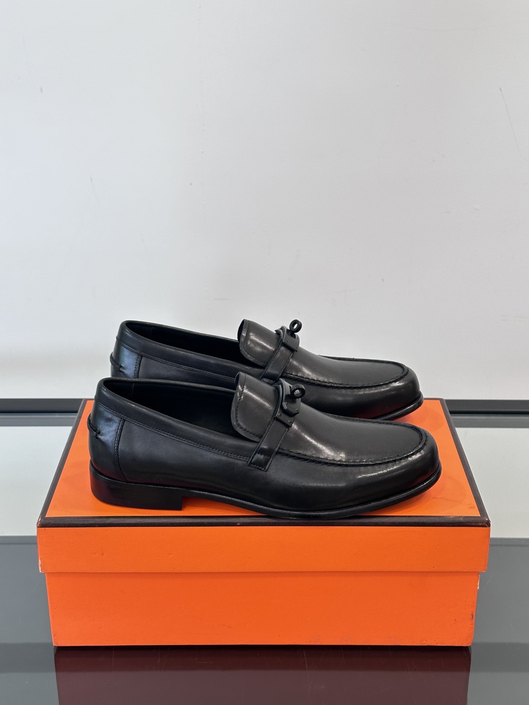 爱马仕Hermes皮鞋👞。2025高级感商务穿搭必备的男鞋~~进口原版牛皮，水染头层牛里，进口真皮大底！