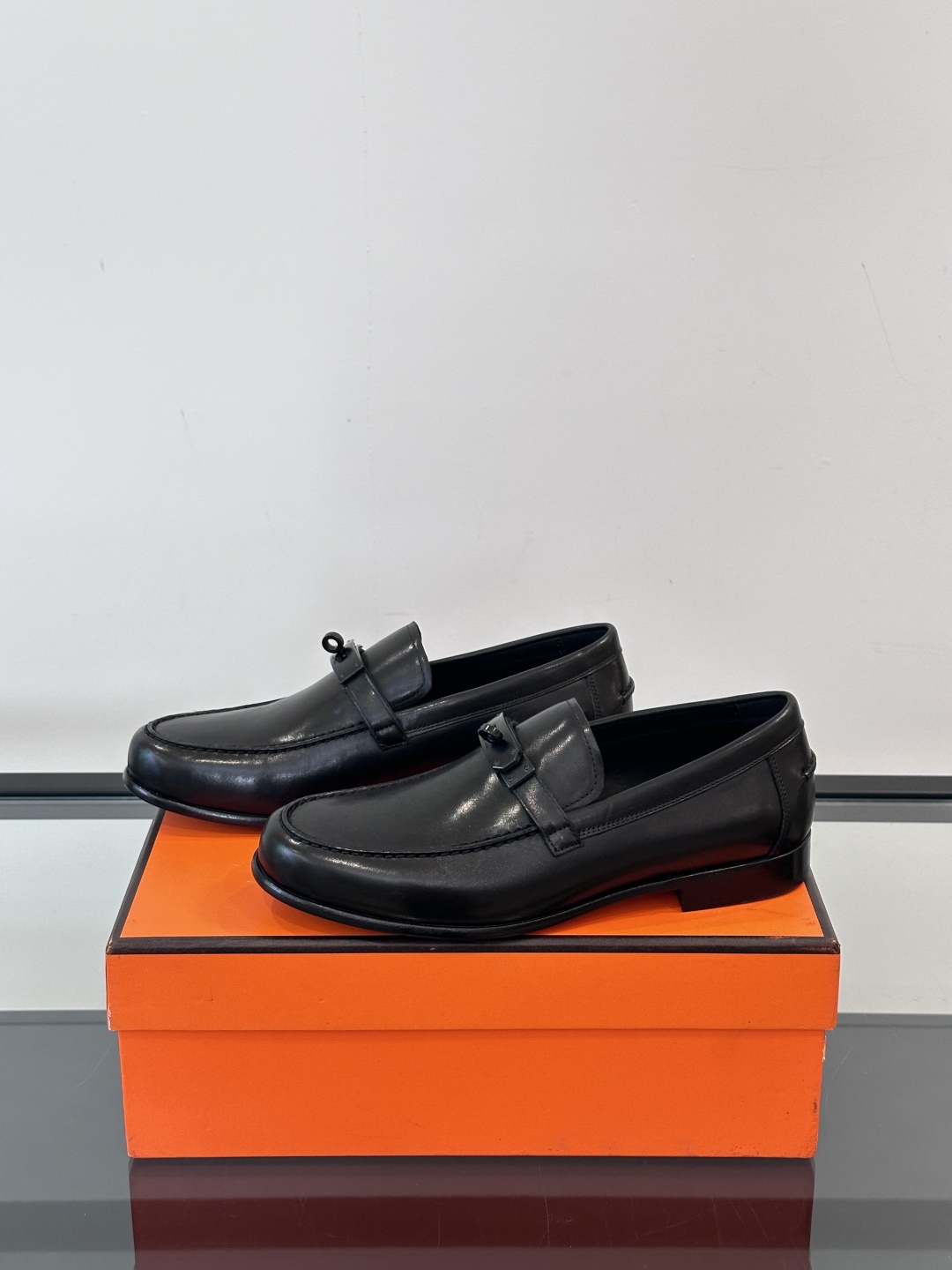 爱马仕Hermes皮鞋👞。2025高级感商务穿搭必备的男鞋~~进口原版牛皮，水染头层牛里，进口真皮大底！