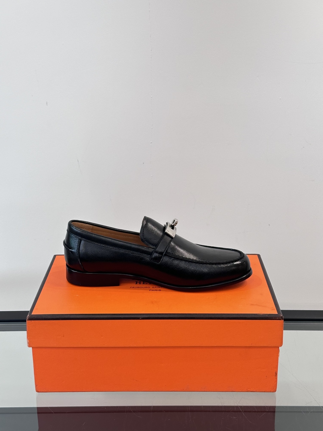 爱马仕Hermes皮鞋👞。2025高级感商务穿搭必备的男鞋~~进口原版牛皮，水染头层牛里，进口真皮大底！