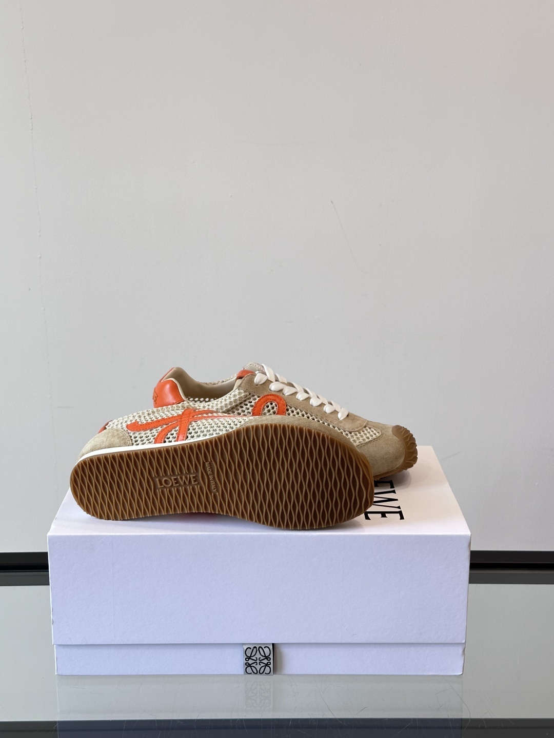 𝐋𝐎𝐄𝐖𝐄罗意威新版大头运动鞋Ballet Runner2.0芭蕾阿甘鞋,鞋头的设计更有趣味性,脚后跟设