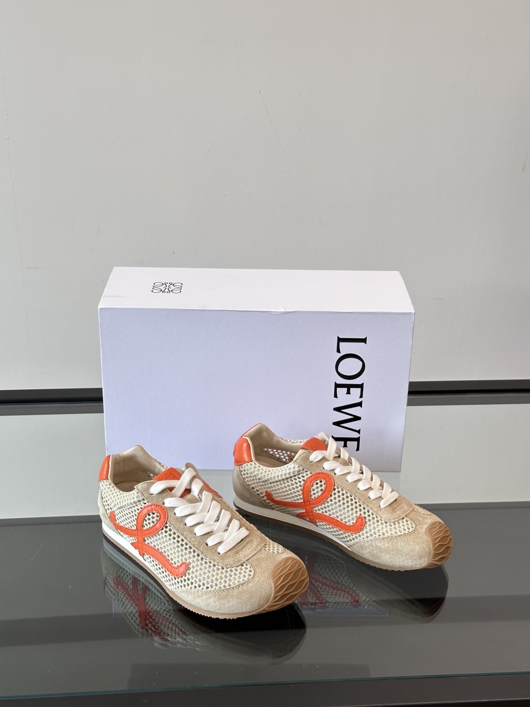 𝐋𝐎𝐄𝐖𝐄罗意威新版大头运动鞋Ballet Runner2.0芭蕾阿甘鞋,鞋头的设计更有趣味性,脚后跟设