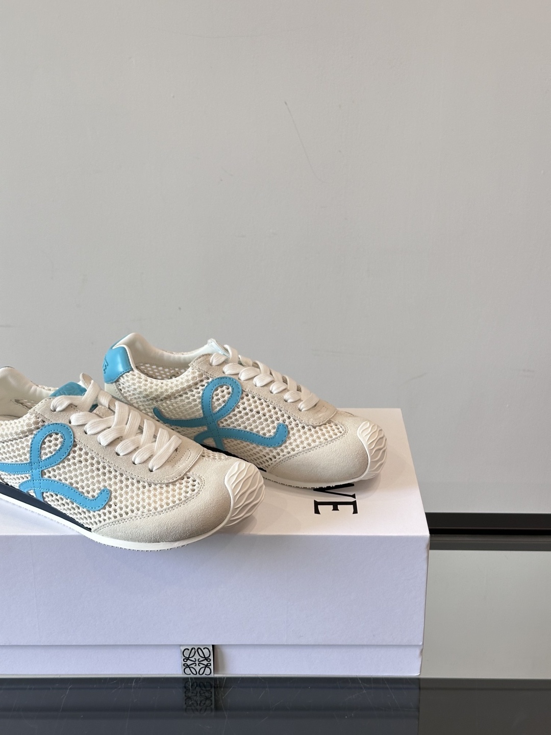 𝐋𝐎𝐄𝐖𝐄罗意威新版大头运动鞋Ballet Runner2.0芭蕾阿甘鞋,鞋头的设计更有趣味性,脚后跟设