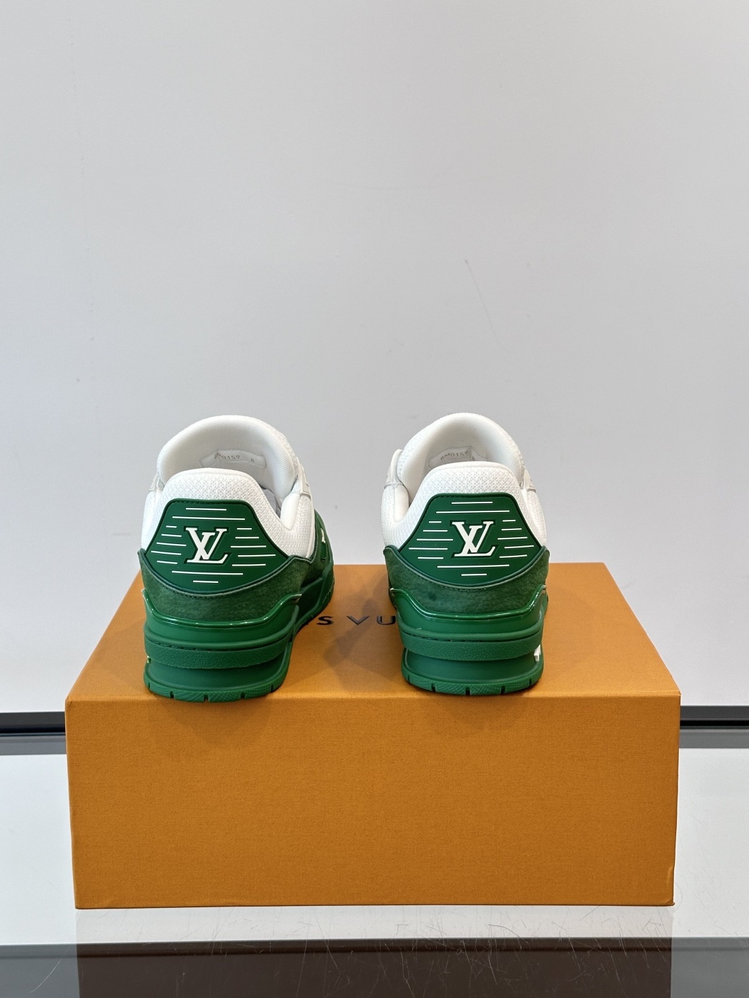 LV✋✋路易威登教练2025春夏新作品最新一季释出教练(Trainer)系列新作✅整体风格比前几季简约俐