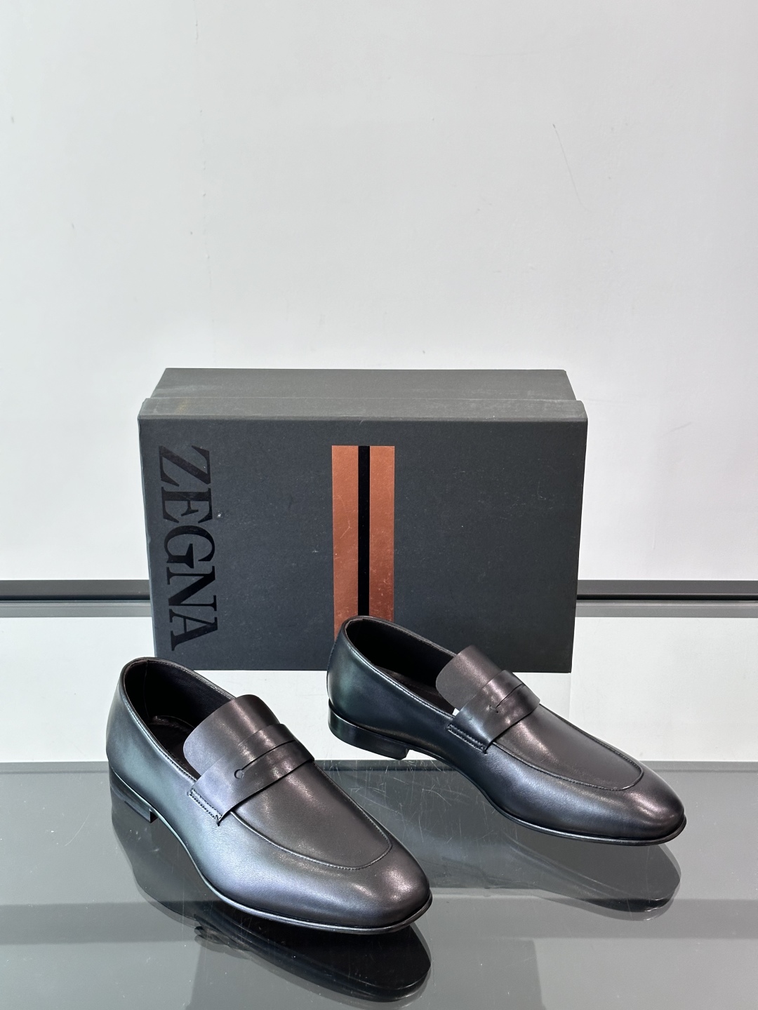 Zegna/杰尼亚 手工精品男士皮鞋 ，意大利进口皮胚 胎牛皮面 内里小牛皮  纯手工上色工艺 皮质细腻