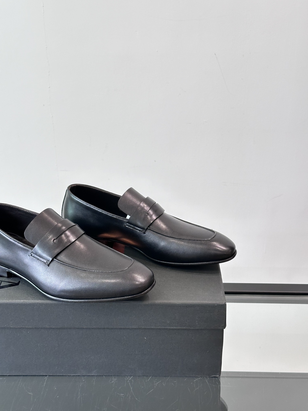 Zegna/杰尼亚 手工精品男士皮鞋 ，意大利进口皮胚 胎牛皮面 内里小牛皮  纯手工上色工艺 皮质细腻