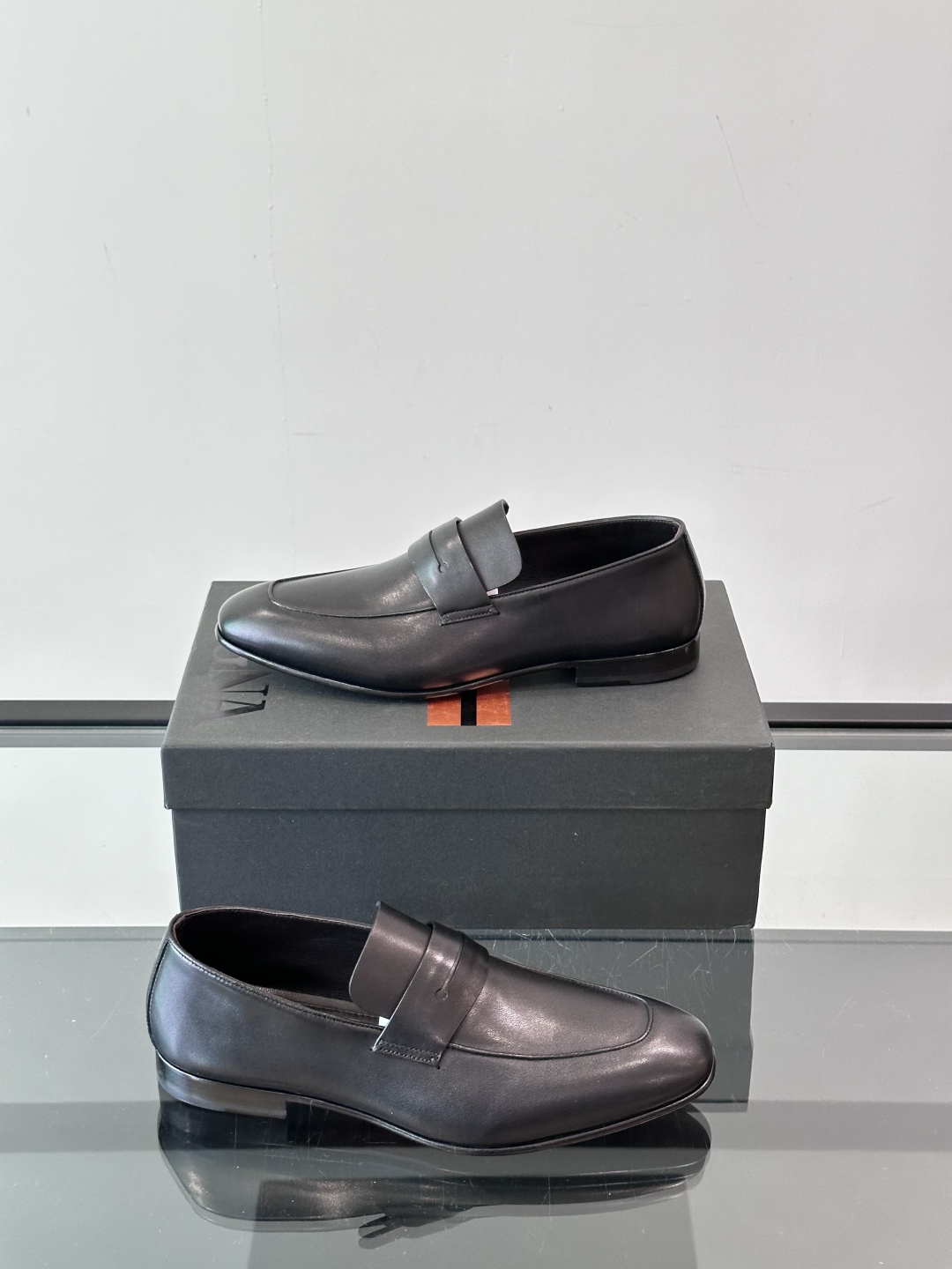 Zegna/杰尼亚 手工精品男士皮鞋 ，意大利进口皮胚 胎牛皮面 内里小牛皮  纯手工上色工艺 皮质细腻