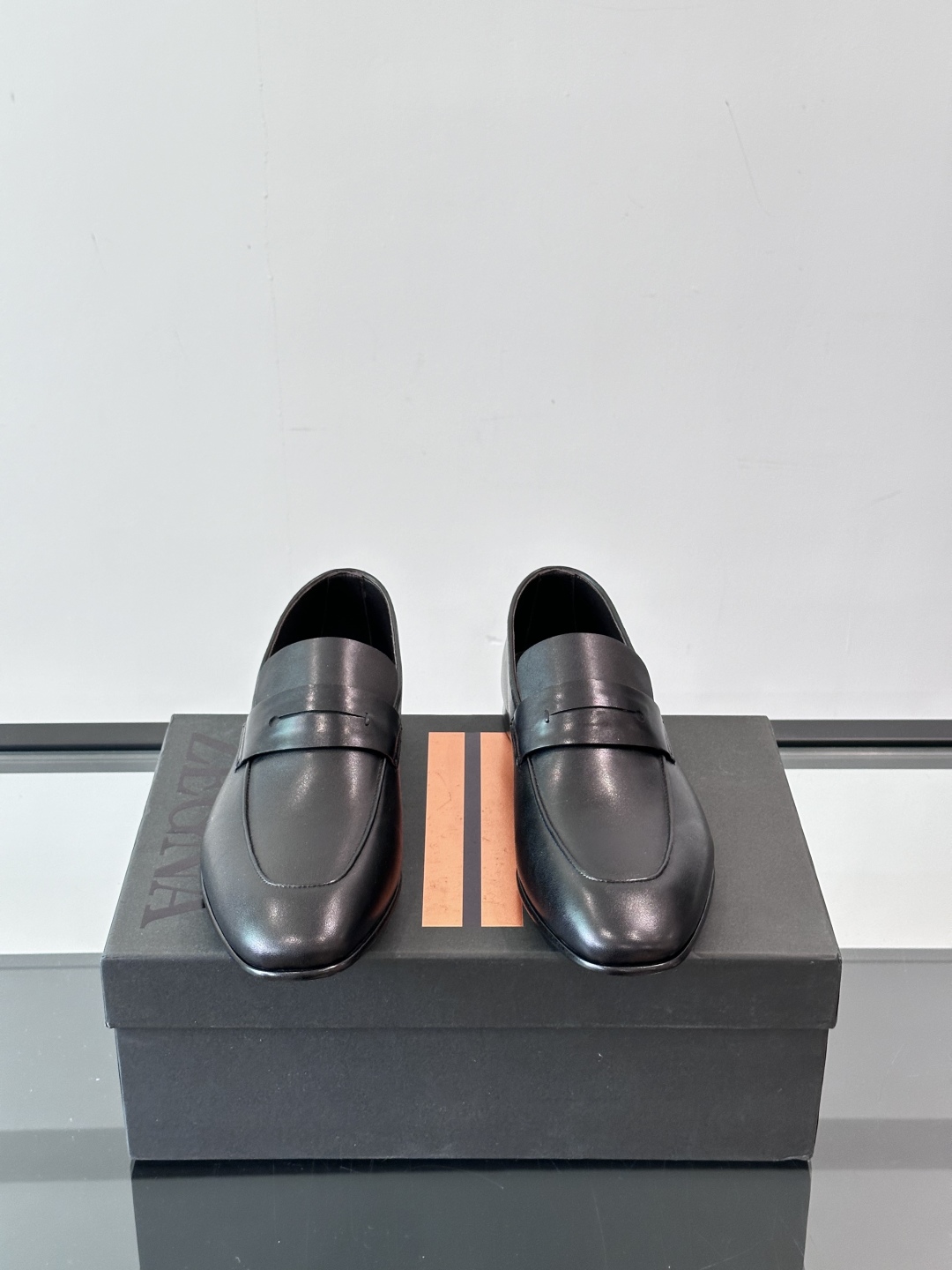 Zegna/杰尼亚 手工精品男士皮鞋 ，意大利进口皮胚 胎牛皮面 内里小牛皮  纯手工上色工艺 皮质细腻