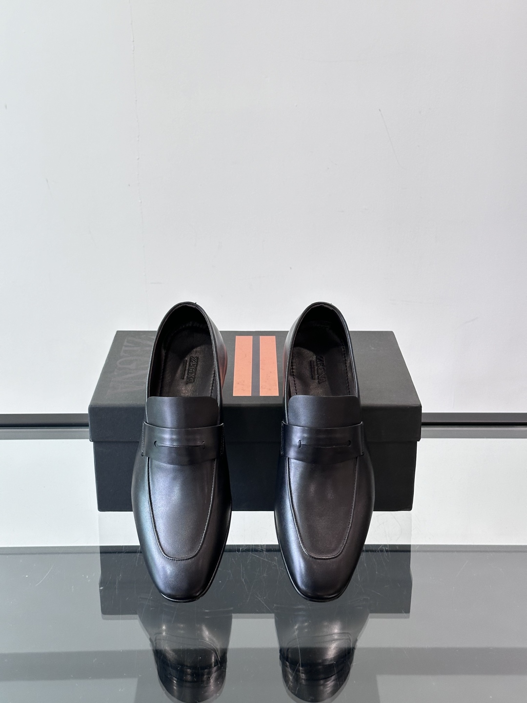 Zegna/杰尼亚 手工精品男士皮鞋 ，意大利进口皮胚 胎牛皮面 内里小牛皮  纯手工上色工艺 皮质细腻