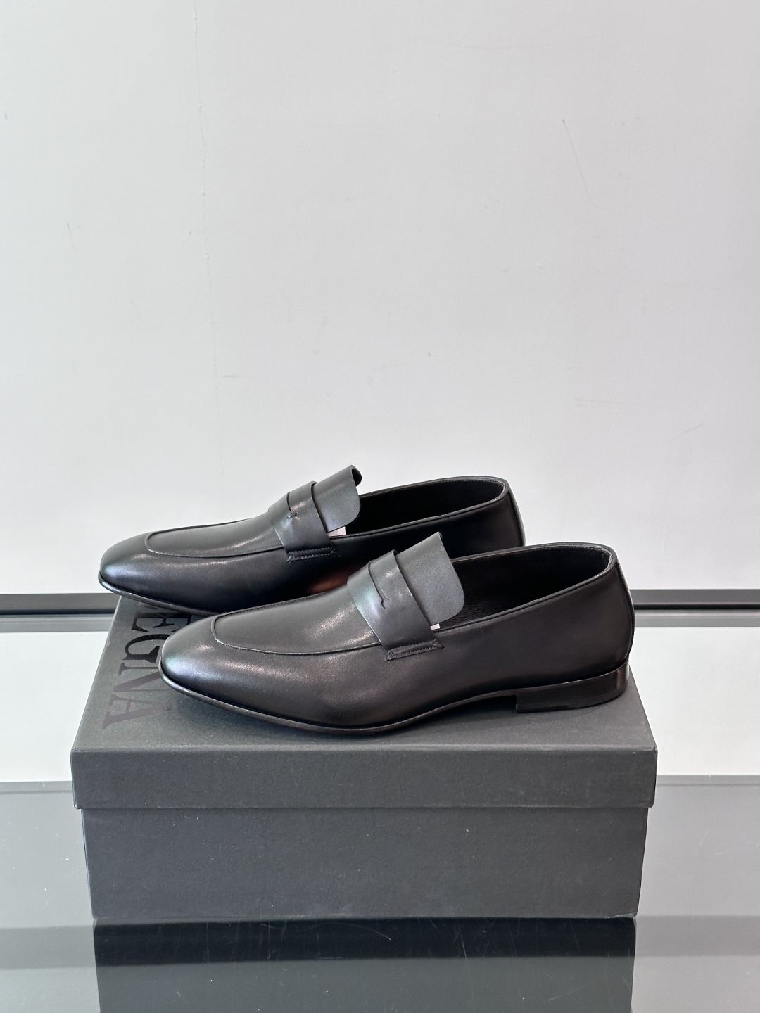 Zegna/杰尼亚 手工精品男士皮鞋 ，意大利进口皮胚 胎牛皮面 内里小牛皮  纯手工上色工艺 皮质细腻
