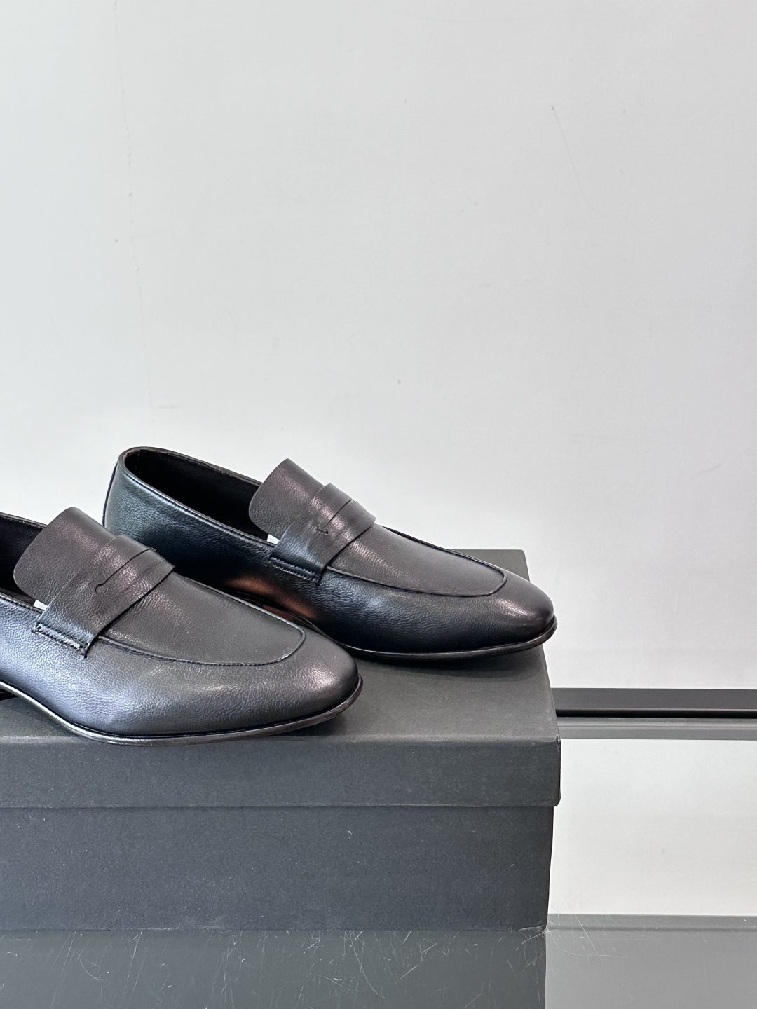 Zegna/杰尼亚 手工精品男士皮鞋 ，意大利进口皮胚 胎牛皮面 内里小牛皮  纯手工上色工艺 皮质细腻