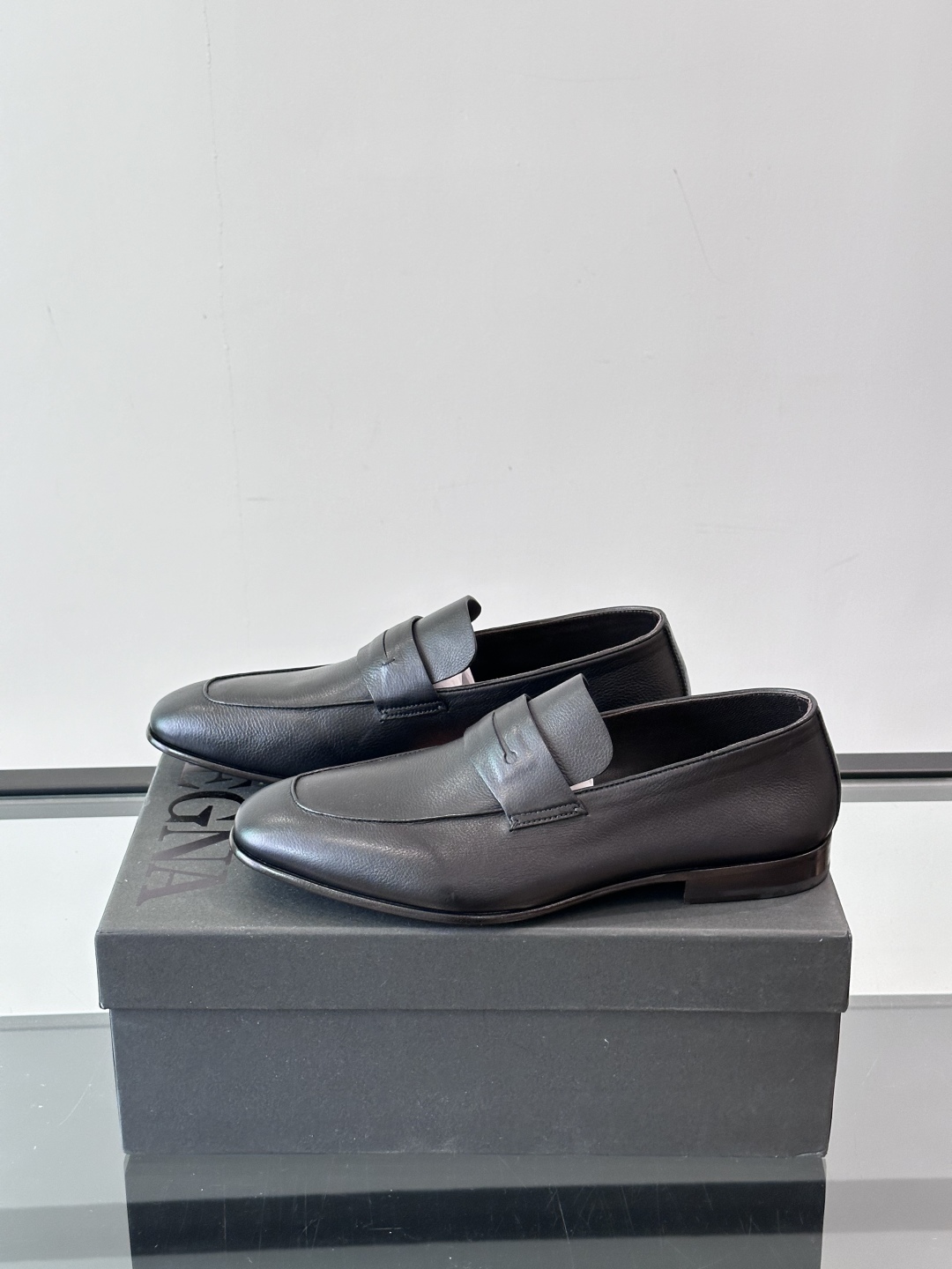 Zegna/杰尼亚 手工精品男士皮鞋 ，意大利进口皮胚 胎牛皮面 内里小牛皮  纯手工上色工艺 皮质细腻