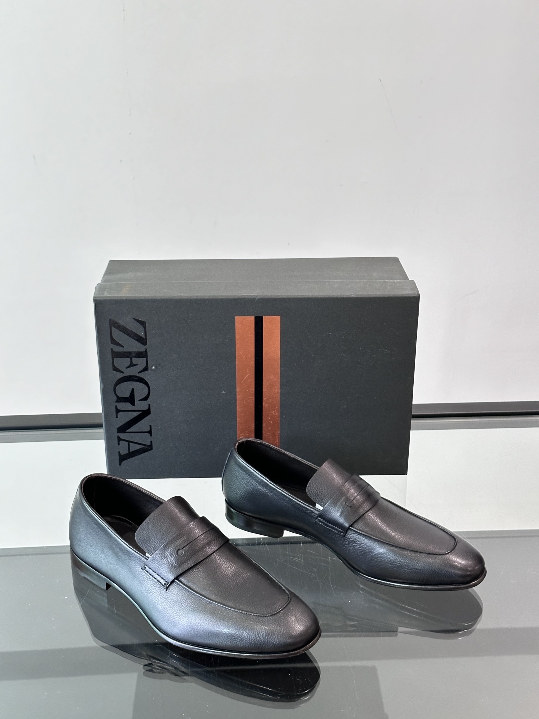Zegna/杰尼亚 手工精品男士皮鞋 ，意大利进口皮胚 胎牛皮面 内里小牛皮  纯手工上色工艺 皮质细腻