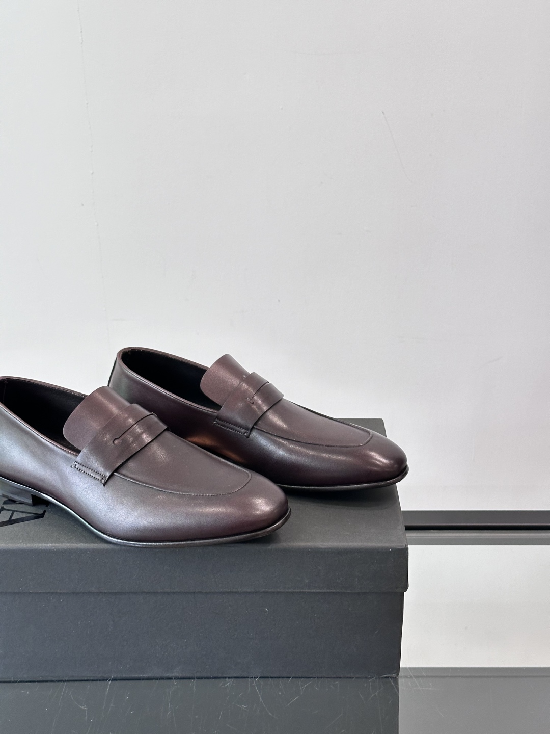 Zegna/杰尼亚 手工精品男士皮鞋 ，意大利进口皮胚 胎牛皮面 内里小牛皮  纯手工上色工艺 皮质细腻
