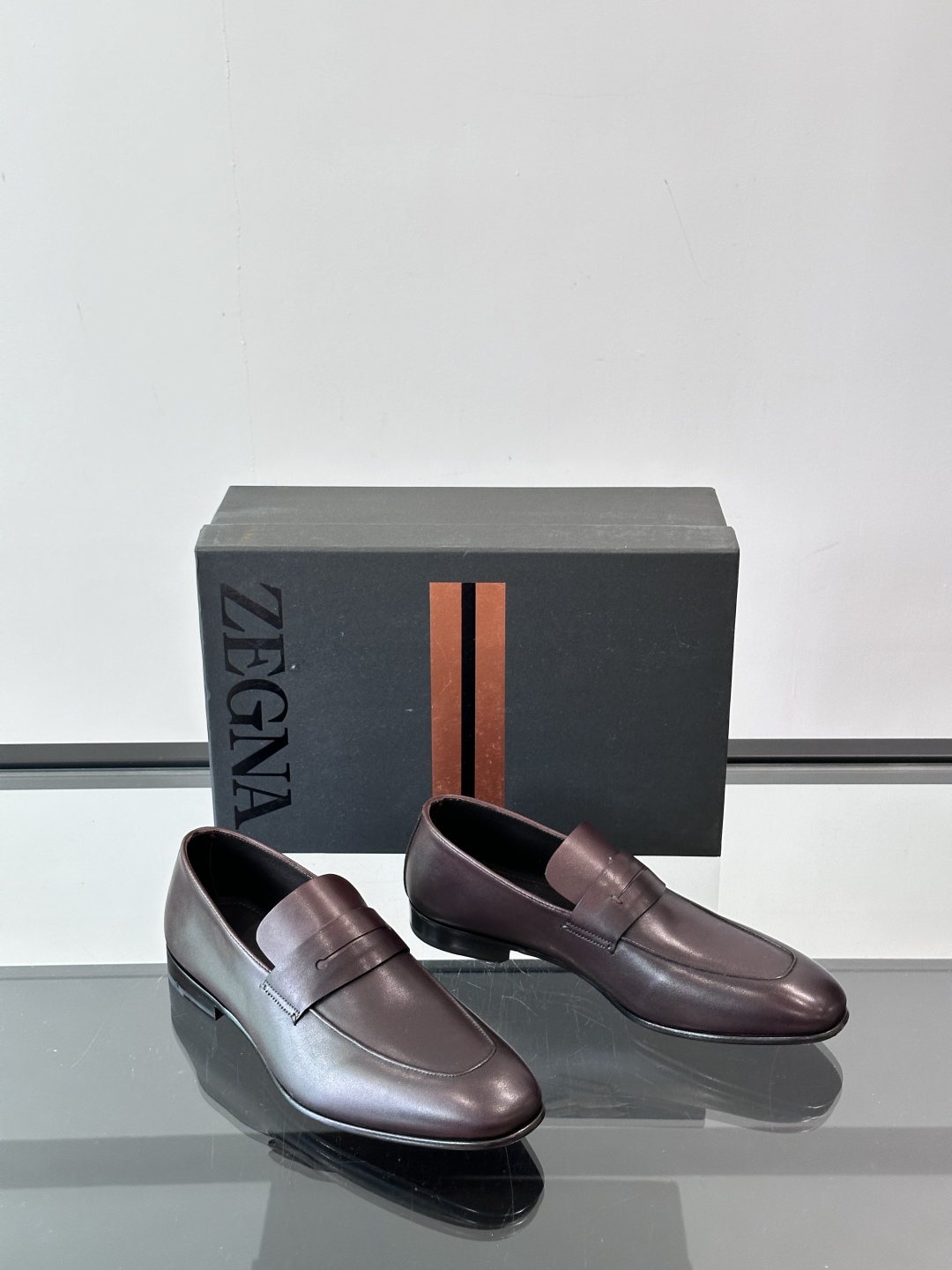 Zegna/杰尼亚 手工精品男士皮鞋 ，意大利进口皮胚 胎牛皮面 内里小牛皮  纯手工上色工艺 皮质细腻