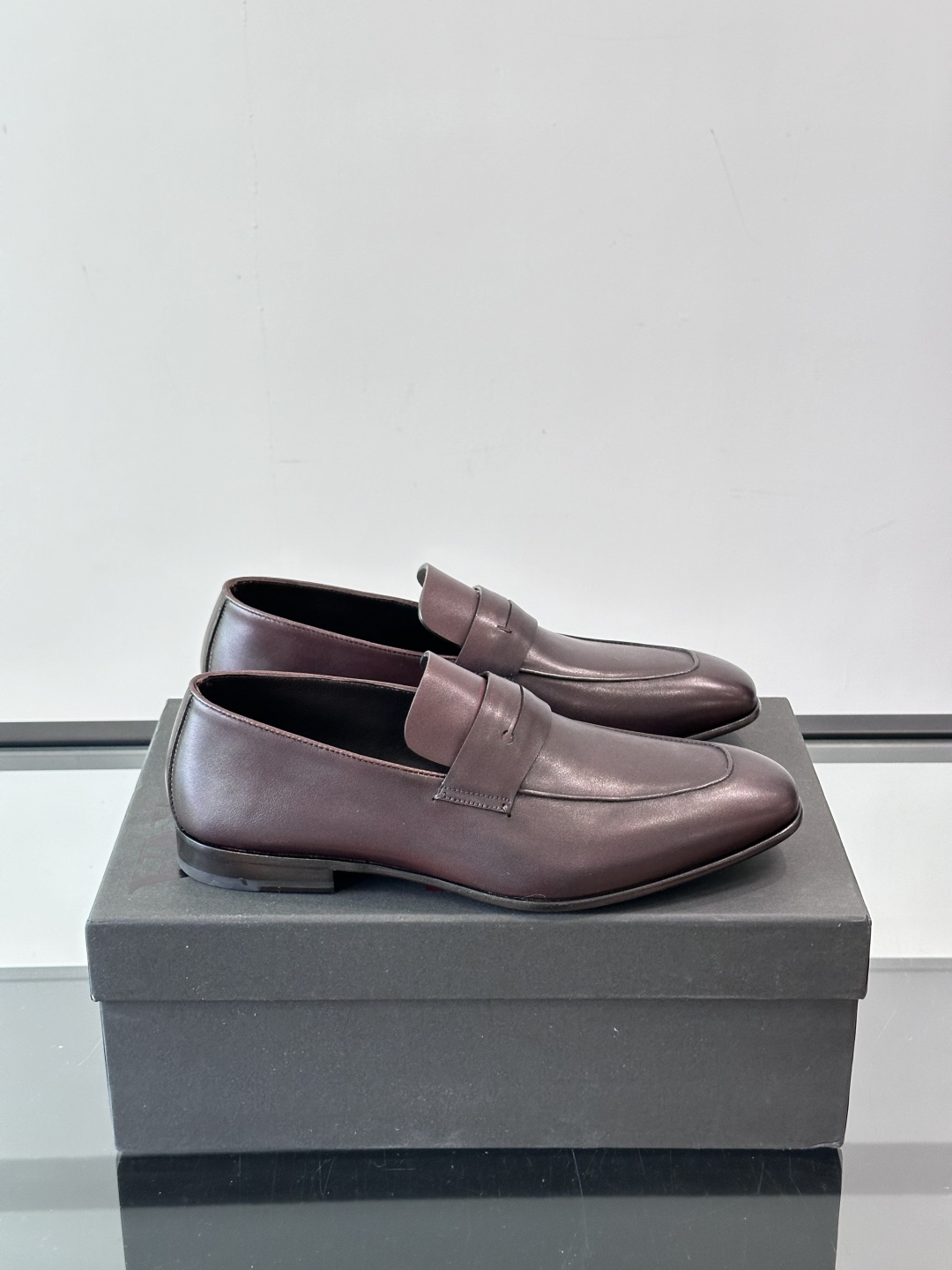 Zegna/杰尼亚 手工精品男士皮鞋 ，意大利进口皮胚 胎牛皮面 内里小牛皮  纯手工上色工艺 皮质细腻