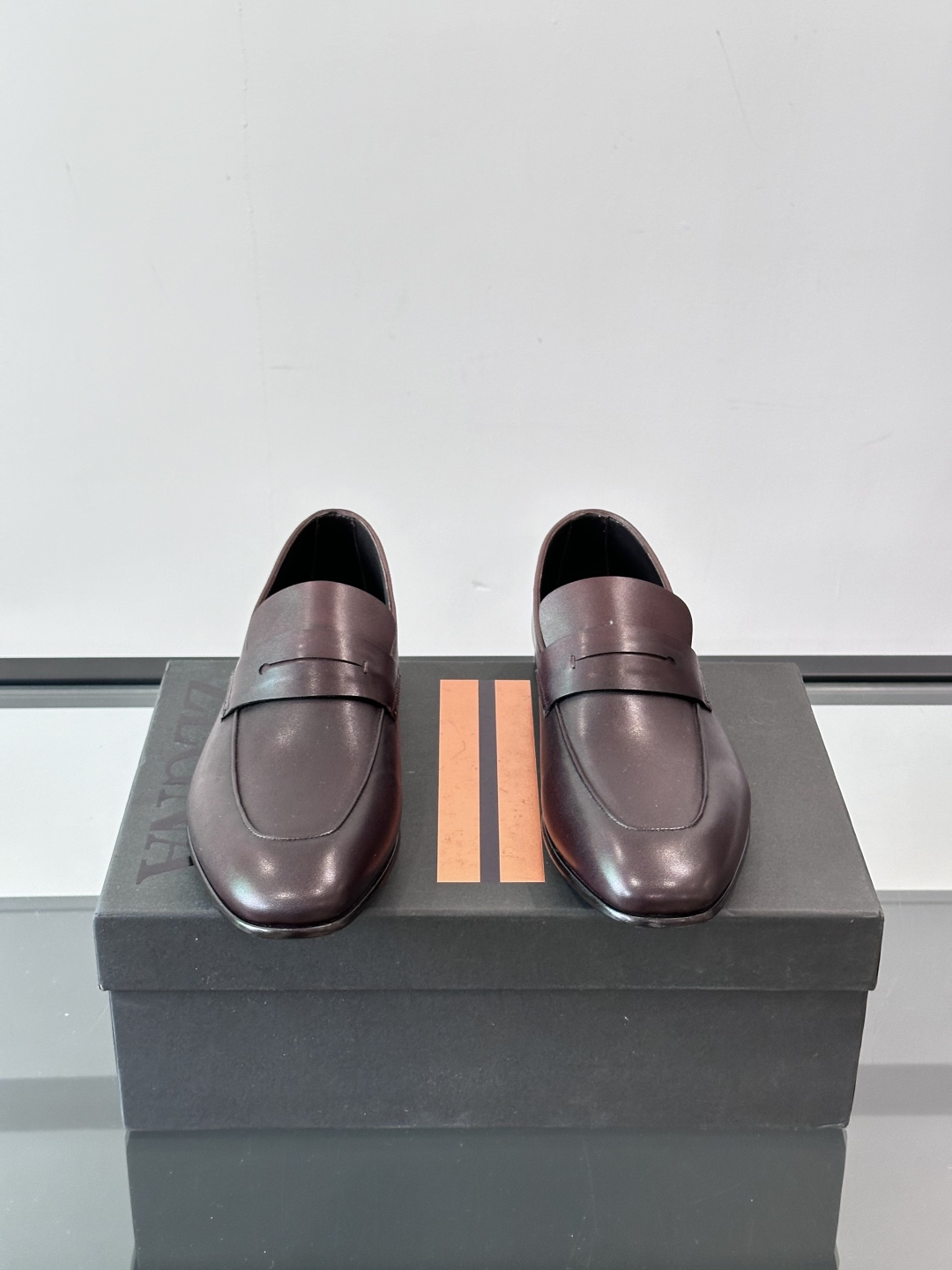Zegna/杰尼亚 手工精品男士皮鞋 ，意大利进口皮胚 胎牛皮面 内里小牛皮  纯手工上色工艺 皮质细腻